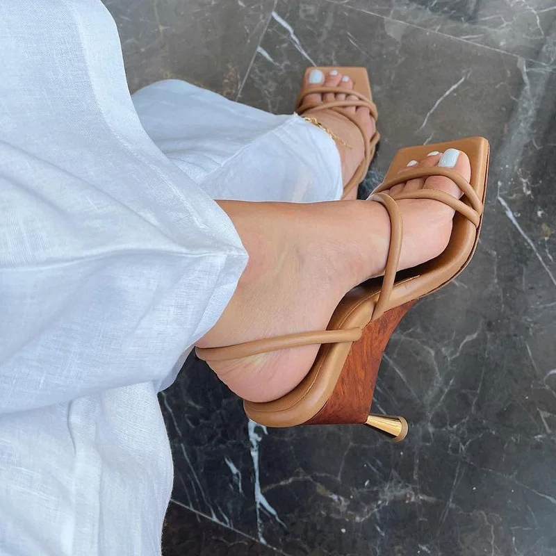 Very small designer brand,  elegant and simple atmosphere, wood grain wedge sandals, cross-strap shaped heels high heels sandals