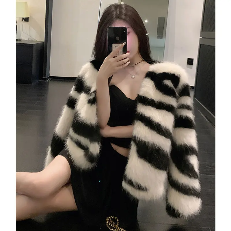 Autumn Winter Zebra Print Faux Fox Fur Coat Women Korea Fashion Warm Feather Coats Short Outercoat Lady Party Elegant Outfits