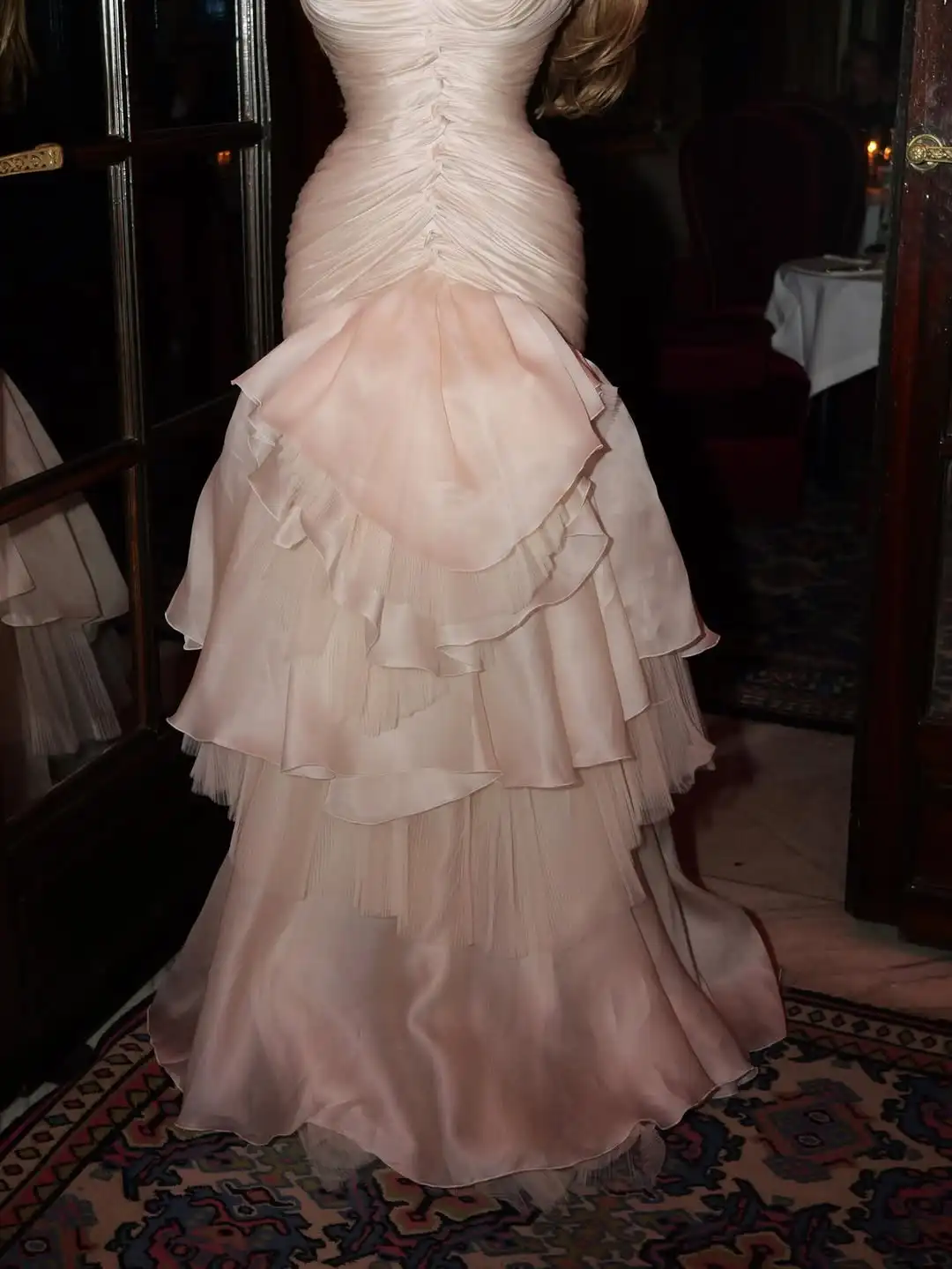 الشمبانيا حمالة Ruched ذيل السمكة ثوب مسائي خارج الكتف فستان كشكش الحرير الأورجانزا فساتين حفلات الزفاف وصول جديد