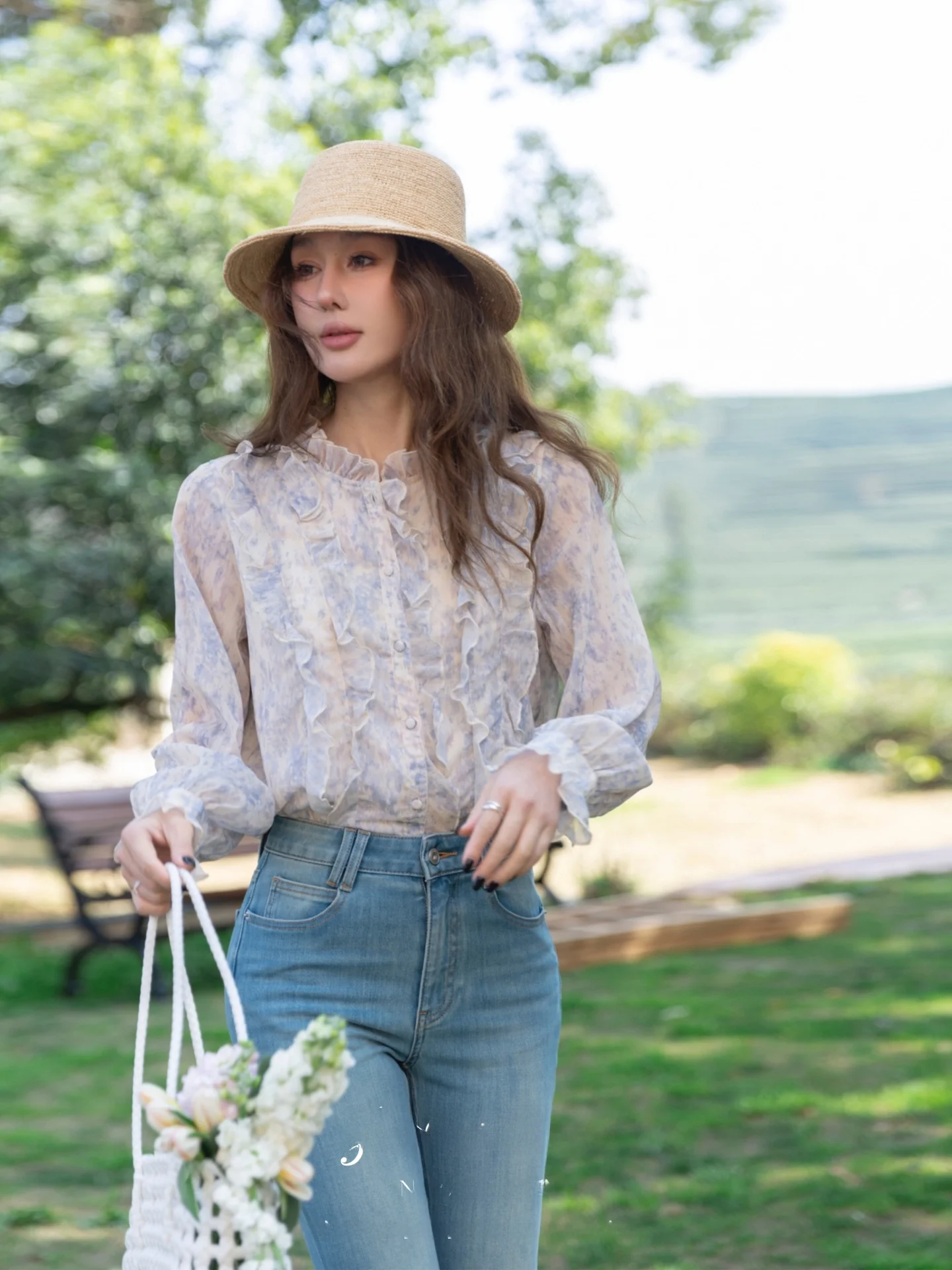 

Loose Long Sleeve Gradient Floral Print Chiffon Shirt with Wood Grain 2026 Summer New Korean Style Women's Top