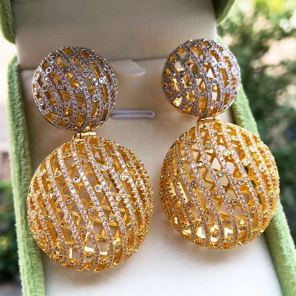 Soramoore Luxury Romantic Hollow Big Round Dangle Earrings Gorgeous Sparkling Bridal Wedding Noble Fashion Jewelry New