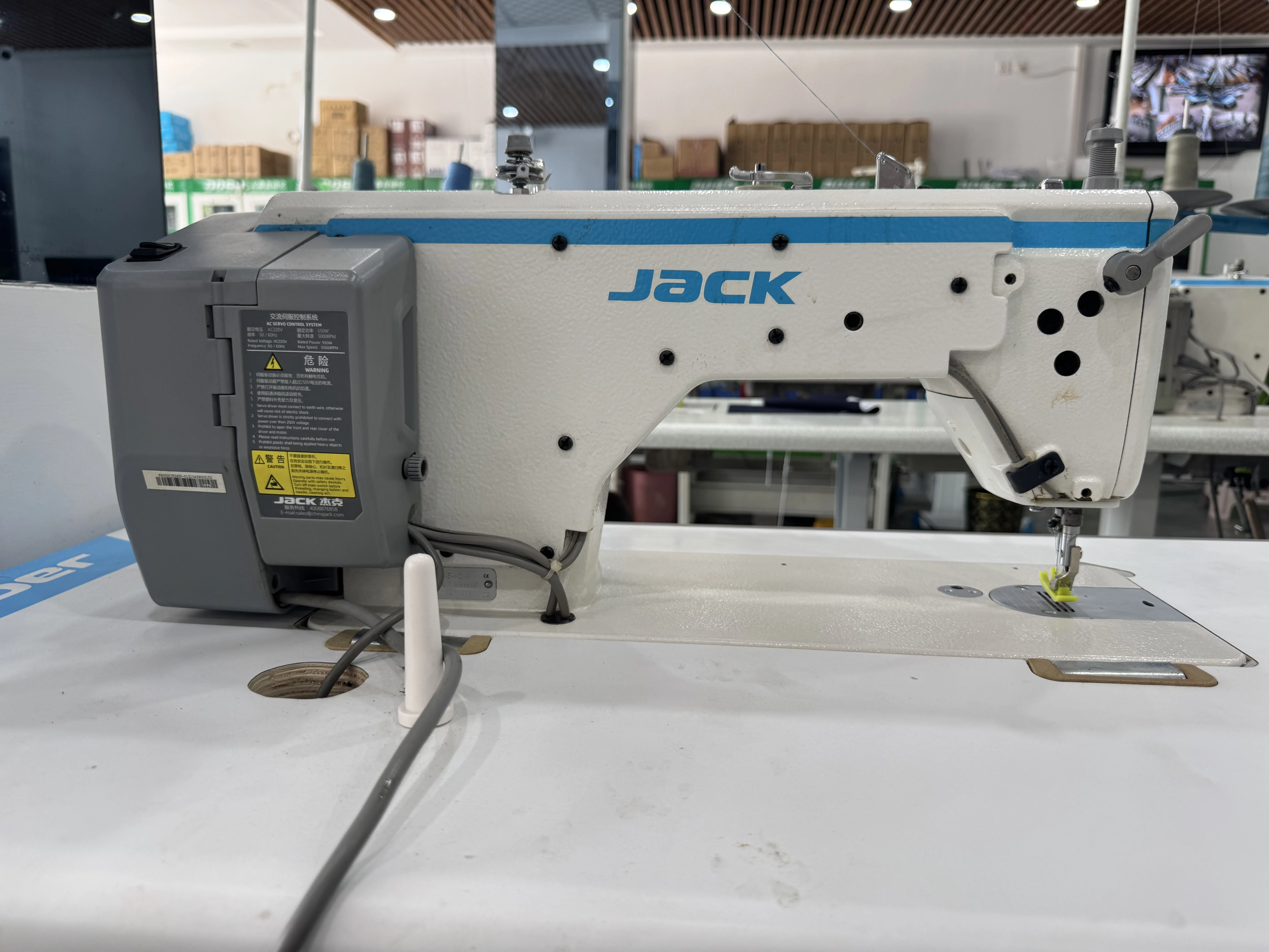 Wholesale Price Used A4E Single Needle Lockstitch Industrial Sewing Machine Auto Trimmer Flat-Bed 2nd Hand Jack Sewing Machine