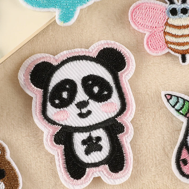 50 pcs lot Iron On Patches For Clothing Wholesale Bulk Kids Boys Animals Small Cute Jacket Applique Mochila Embroidered Sew Pack