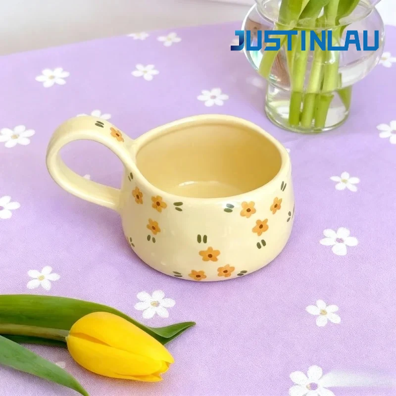 JUSTINLAU Creme Keramik Becher Koreanischen Stil Nette Blumenmuster Kaffeetasse Handgekneidet Unregelmäßige Becher Frühstück Milch Tee Tassen