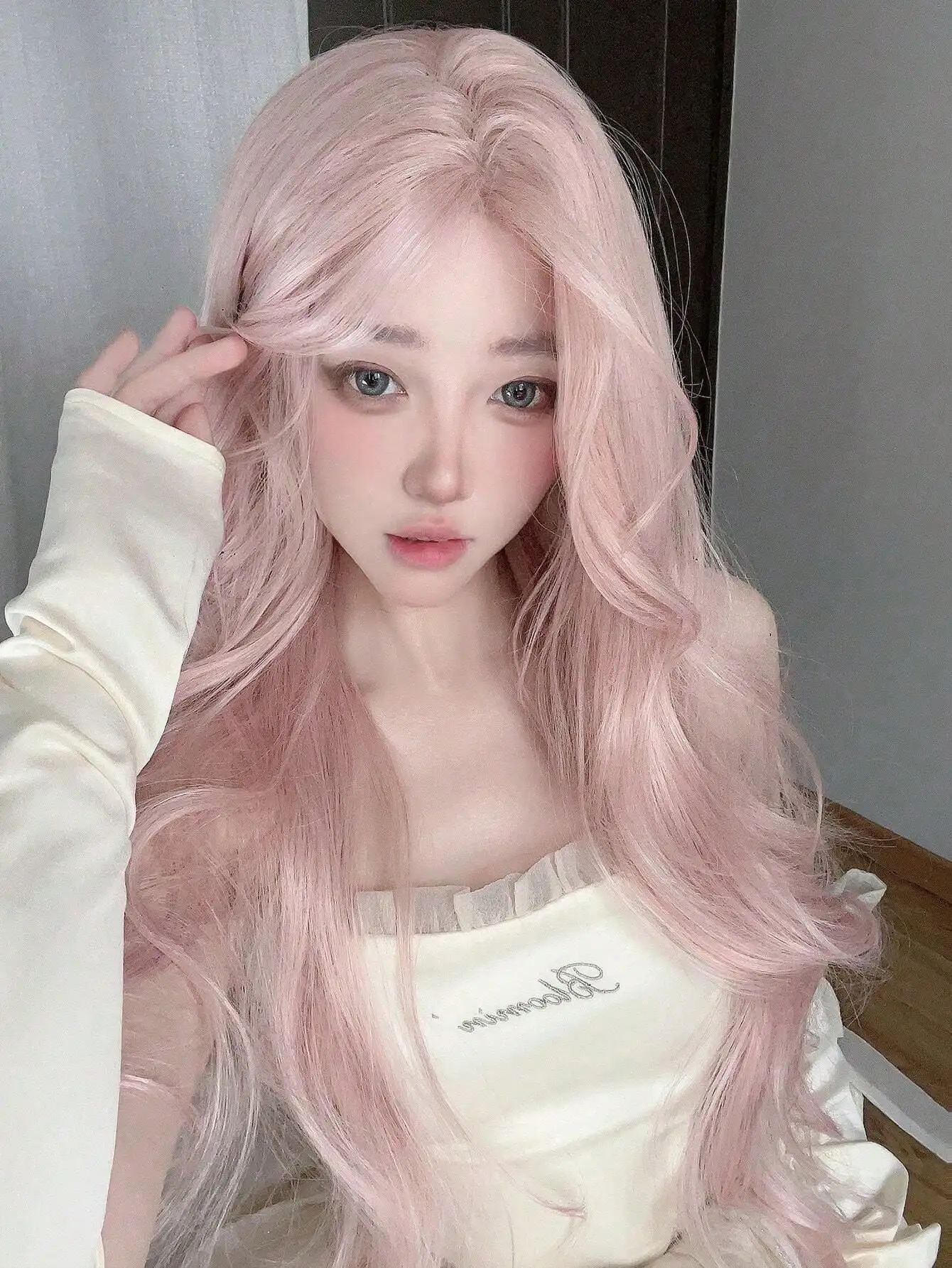 

Small Lace Front Wigs Mixed Beige Highlight Loose Long Wavy Curly Wig Pre Plucked 2.5*0.1 U Part Glueless Heat Resistant Synthetic Lace Front Hair Wigs For Women & Girls Daily Party Use 26 Inch / 66 Cm ( 1 Wig Cap )