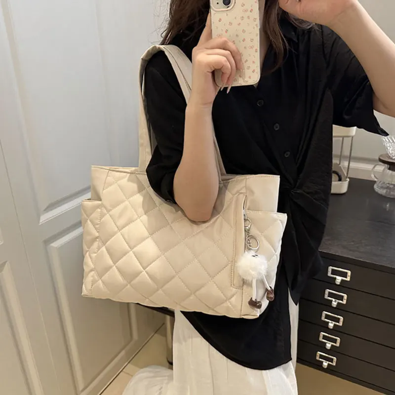 

Rectangular Large Capacity Single Shoulder Bag for Commuting To Work Tote Bag In Korean Style Casual Handle Bag Underarm Bag