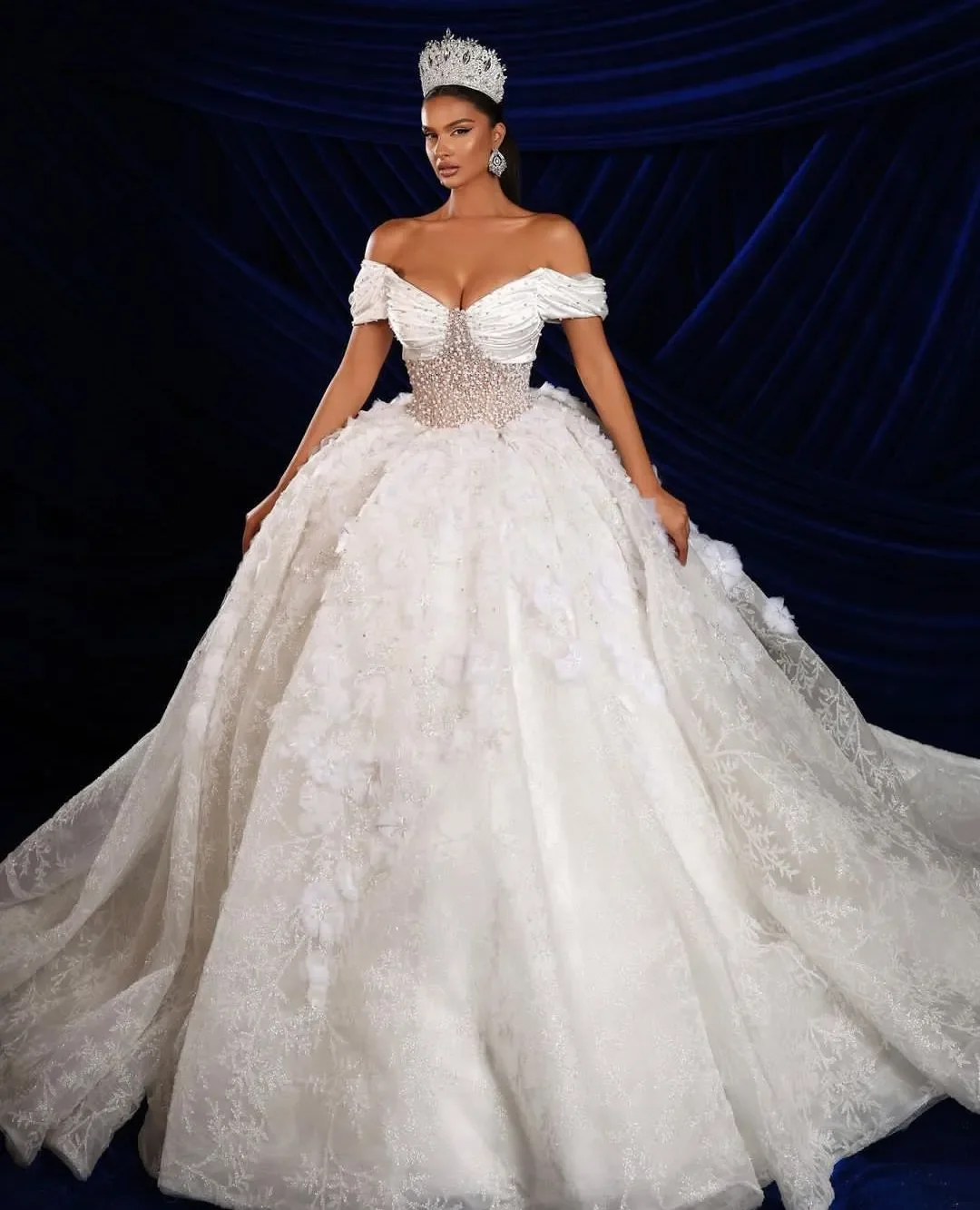 

Customized 2026 Luxury A-Line 3D Lace Rhinestone Applique Women's Sleeveless V-Neck Sexy Ruffled Bridal Gown Vestido De Novia