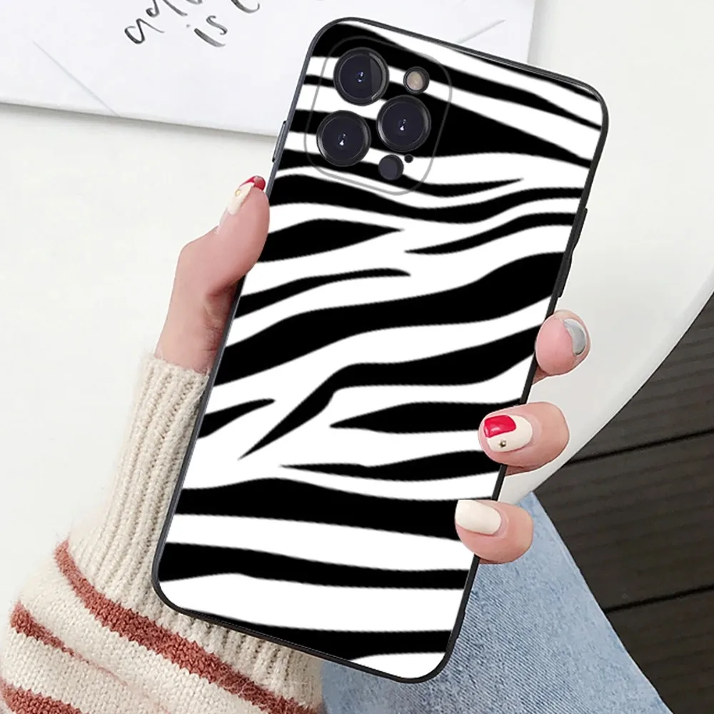 Zebra Pattern Phone Case For iPhone 15 6 7 8 Plus 11 12 13 14 Pro SE 2020 MAX Mini X XS XR Back Funda Cover