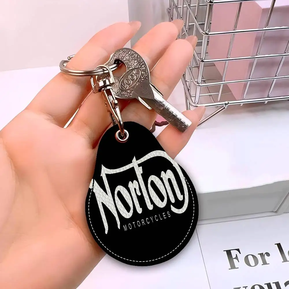 N-NORTONS دراجة نارية شعار المرأة البسيطة بولي Leather حافظة جلدية المفاتيح الوصول حافظة للبطاقات مفتاح علامة حلقة شارة صغيرة حلقة رئيسية قفل الباب العلامات