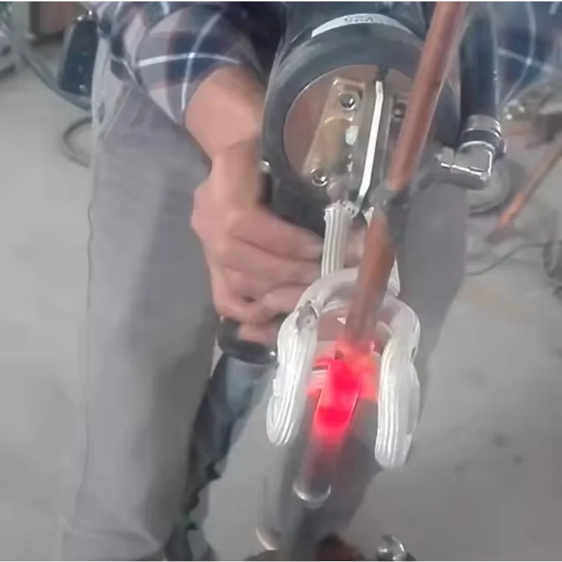 고효율 및 저에너지 소비 휴대용 유도 쿠퍼 히터 기계 표준 강철 유도 가열의 저렴한 가격