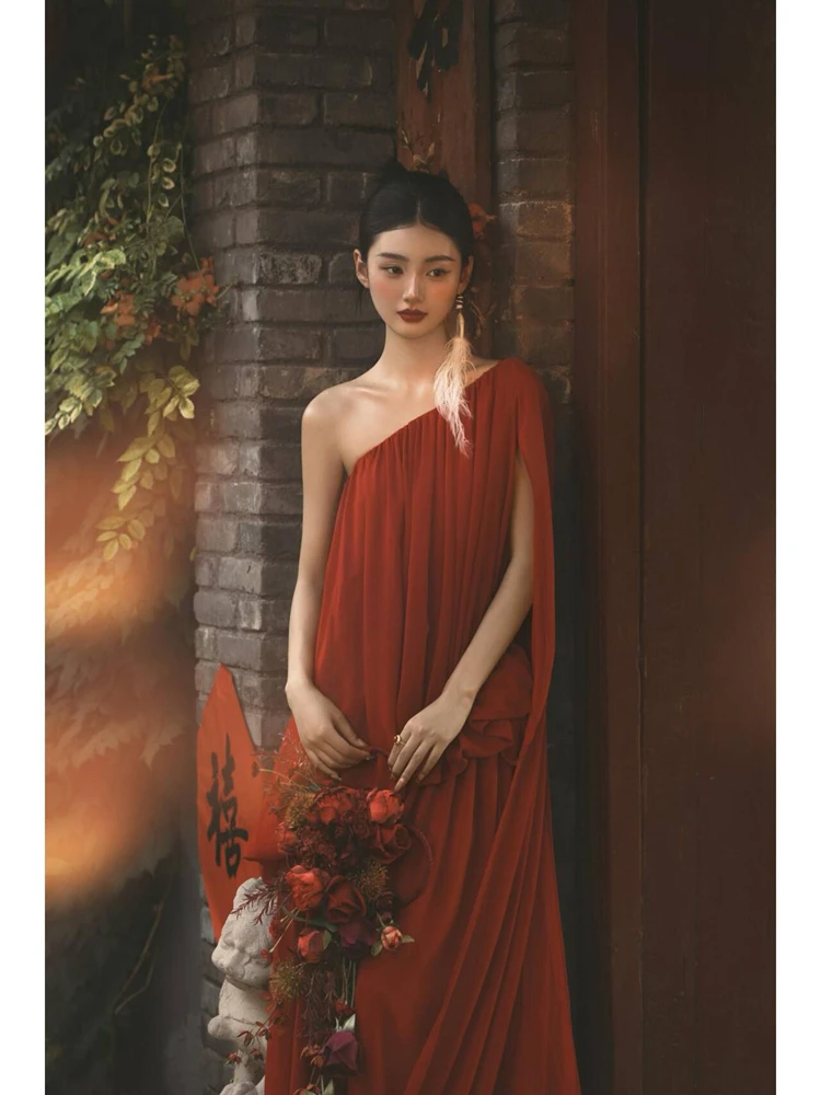 

2026 Red Chinese Style Wedding Dress Couple New Version Studio Photography Garden Theme Bride Morning Robe Elegant Sensation