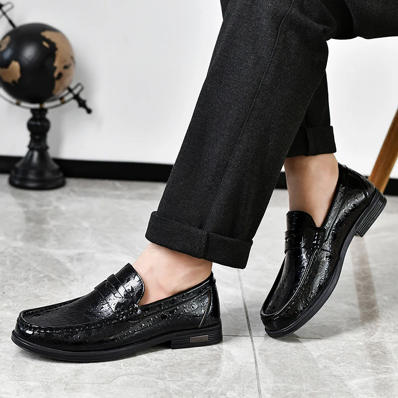 

Fashion Brand Comfortable Soft Soled Casual Loafers Summer New Men Breathable Hollow Non Slip Two-layer Cowhide Leather Shoes