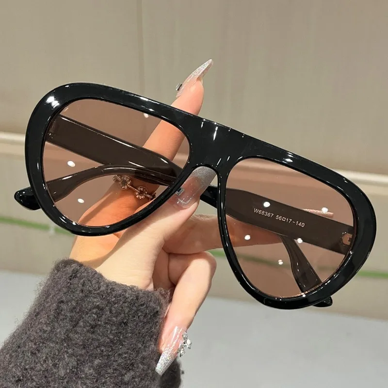 

2026 Vintage Oversized Oval Sunglasses Women Men New Fashion Wide Leg Leopard Red Gradient Sun Glasses Ladies Trendy Sexy Shades
