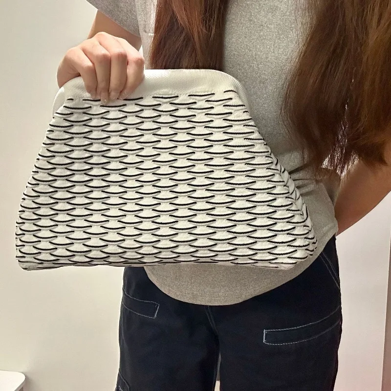 

New Trendy Color-matching Ladies Clutch Bag with Unique Printed Pattern Fashion Woven Crochet Cloud Casual Chic Hobo Bag 2026