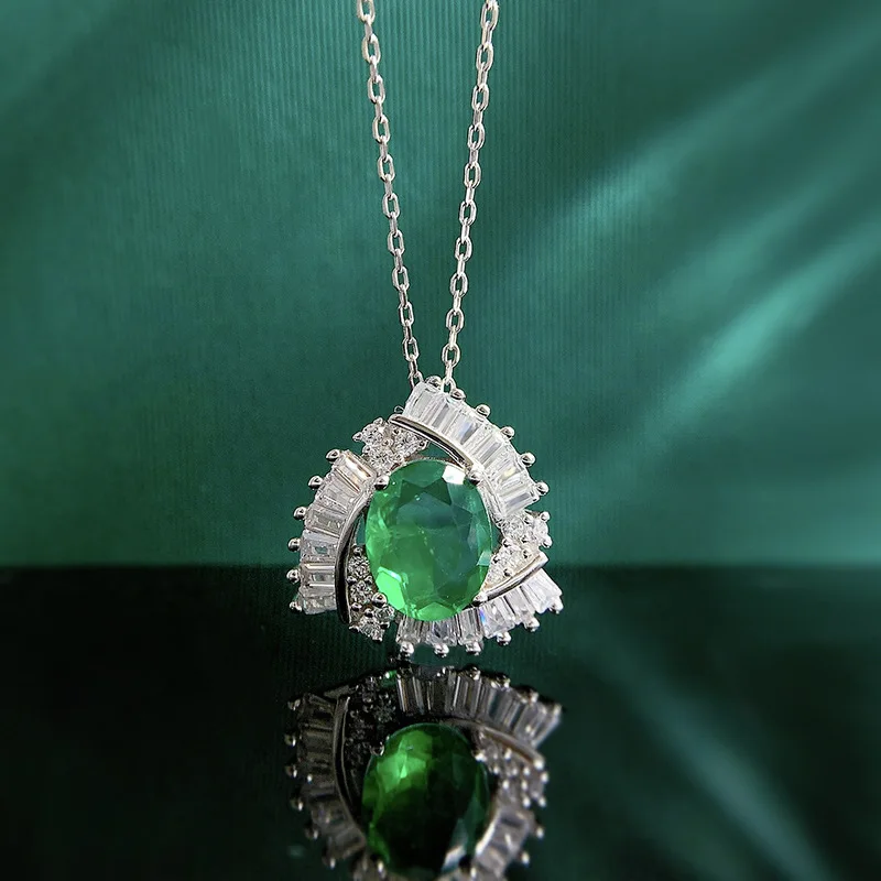 

2023 New S925 Silver Fashion High Grade Emerald 8 * 10 Necklace European and American Pendant Female 40+5cm