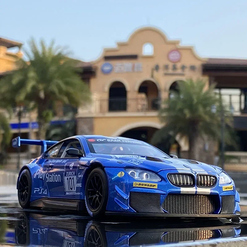 1:24 BMW M6 GT3 Le Mans Alloy Racing Car Model Diecasts Metal Toy Sports Car Model Simulation Sound Light Collection Gift F122