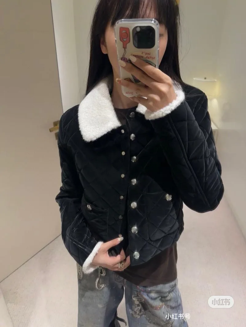 2024 New Fashion Winter Fleece Warm Coat Women Lapel Collar Single Breasted Black Argyle Pockets Vintage Short Design Jacket