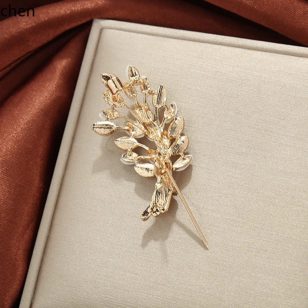 Zml brooch inlaid with diamonds electroplated alloy jewelry niche style design fashion tape collar pin accessories