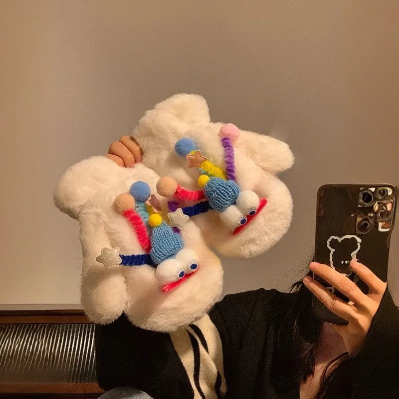 Luvas de pelúcia fofas de desenho animado 3d penduradas no pescoço para outono e inverno com pelúcia grossa e luvas de isolamento quente, presente pensativo