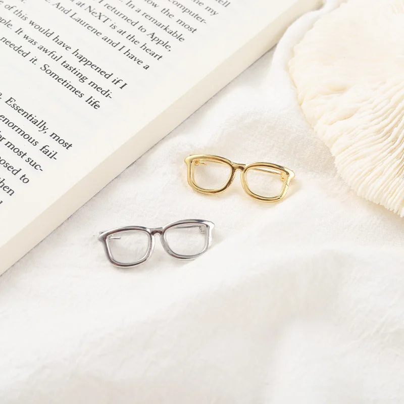 Broche en alliage en forme de lunettes pour hommes, chemise trempée, insigne tout match, accessoires vestisens, épinglette de bijoux, européen, américain, nouveau