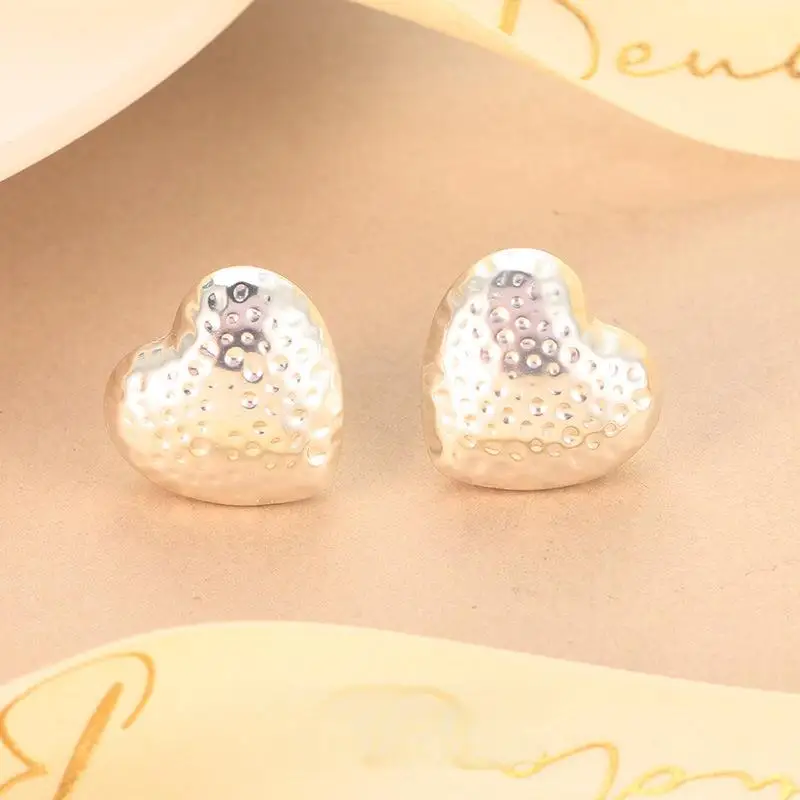 

Retro metal style minimalist S925 needle earrings with heart-shaped concave-convex 18k gold silver plated earrings