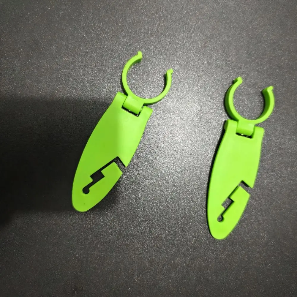 2Pcs Premium Expandable Paddle Board Clamp Fix Clamp Adjustable Paddle Board Fasten Clip Secure Stand Up Fin Clips Water Sports