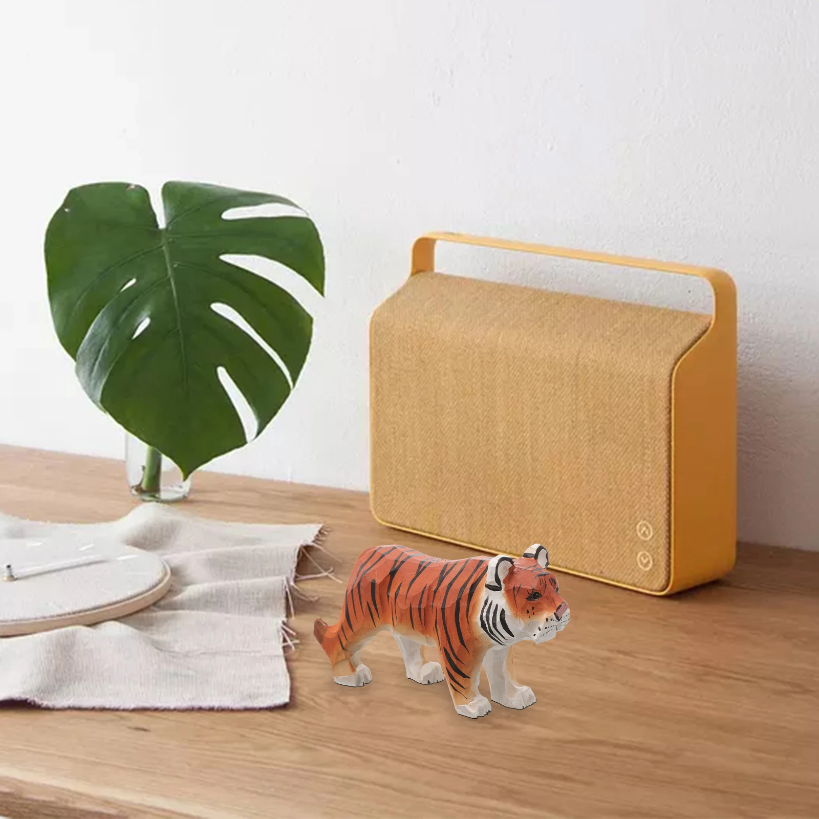 

Wood Tiger Desktop Delicate Tiger Statue Animal Ornament Mini Wooden Sculpture For Home Office Garden Decoration Gift
