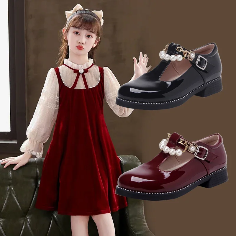 Estate 2024 moda perle String Bead T-stap scarpe in pelle verniciata donna tacco basso Black Party Princess Pumps donna nave libera