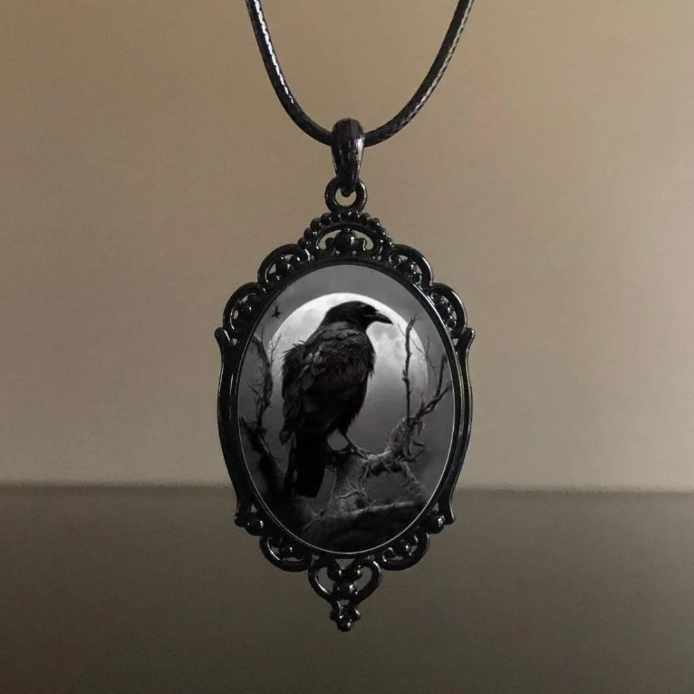 Gothic Retro Dark Oval Lacework Crow Moon Glass Pendant Necklace for Women Hallowmas Party Punk Fashion Jewelry Accessories Gift