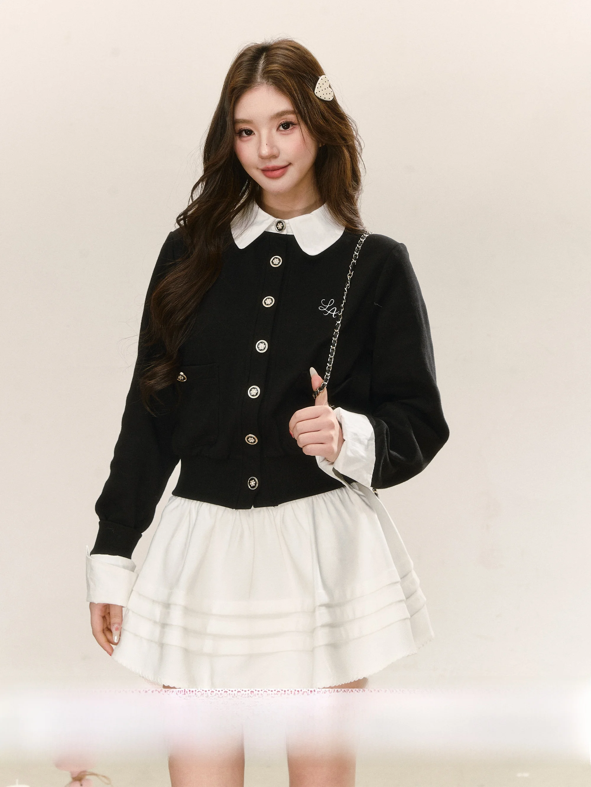 

Комплект: Женский корейский кардиган с воротником-стойкой и пуговицами, длинный рукав, весенний, белый, в стиле Lennea College, и белая юбка