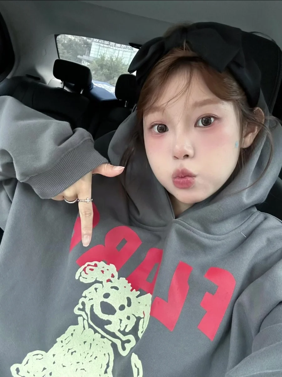 

Женская толстовка больших размеров в американском ретро-стиле с принтом собаки, на флисовой подкладке, утепленная, в стиле оверсайз, модная осенне-зимняя верхняя одежда