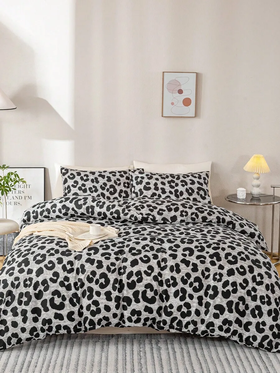 

Комплект постельного белья из 3 предметов с леопардовым принтом - мягкий микрофибровый пододеяльник и наволочки