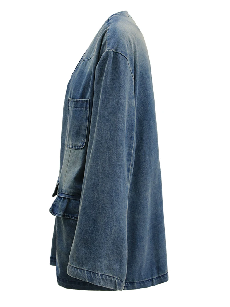 [EAM] Blue Denim Vintage Big Size Pocket Jacket New V-neck Long Sleeve Women Coat Fashion Tide Spring Autumn 2025 CPG1579