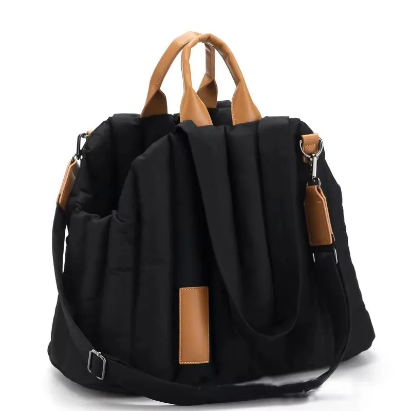 

Fashionable Portable Large Capacity Breathable Cat Dog Carrier Bag Pet Shoulder Bag Bag Soft and Comfortable to Carry