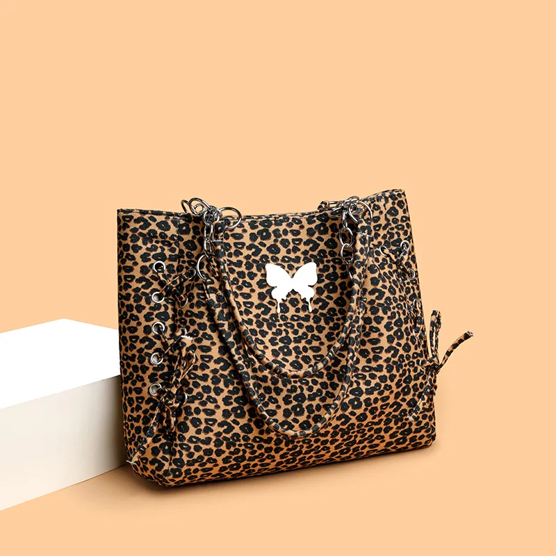 Foreign Style Casual Handbag Bag Women's 2024 Autumn New Korean Version Personalized Fashion Shoulder Bag Tote Bag image 2