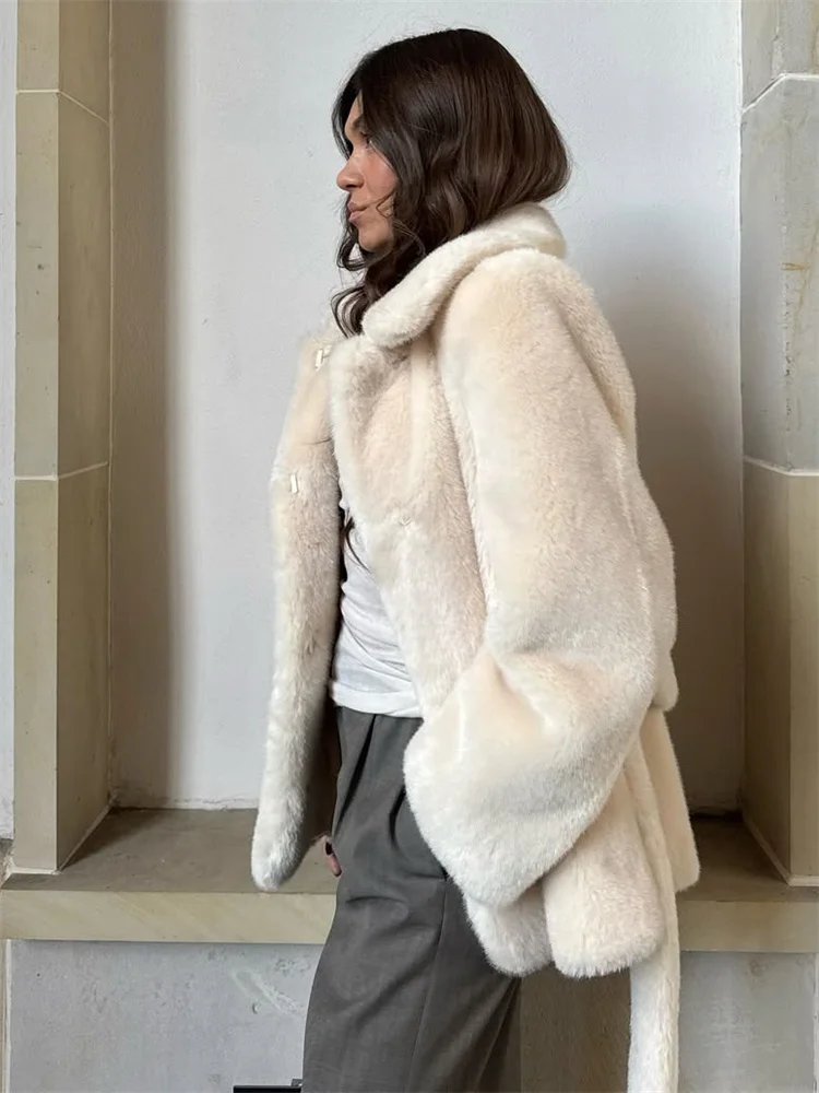 トッシー ウィンター レースアップ ルーズ フェイクファー アウター 女性用 カジュアル ラペル 長袖 通勤 無地 ストリートウェア レディース フェイクファーコート 2026