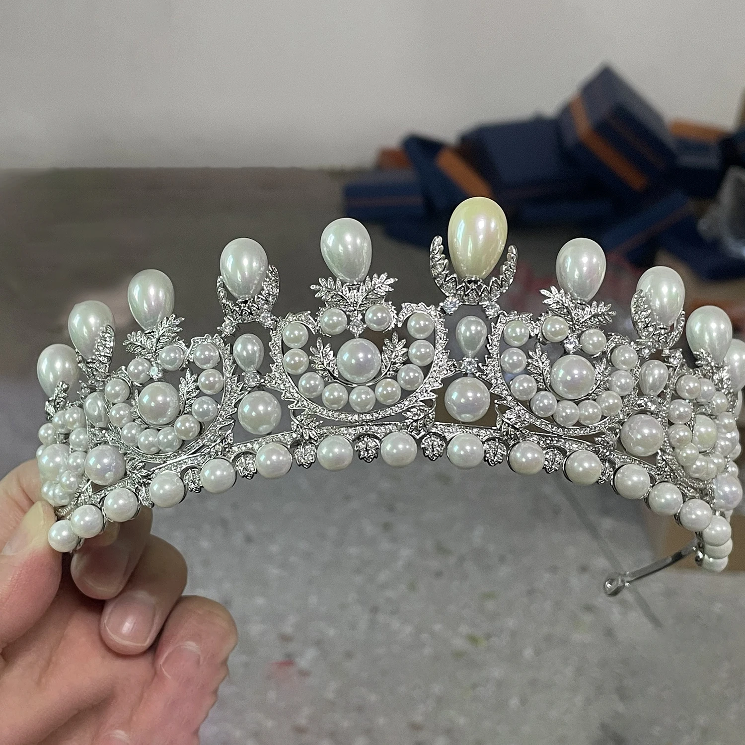 

European Royal Retro Pearl Zircon Hair Crown Bridal Wedding Headwear Elegant French Empress Eugenie Style for Brides