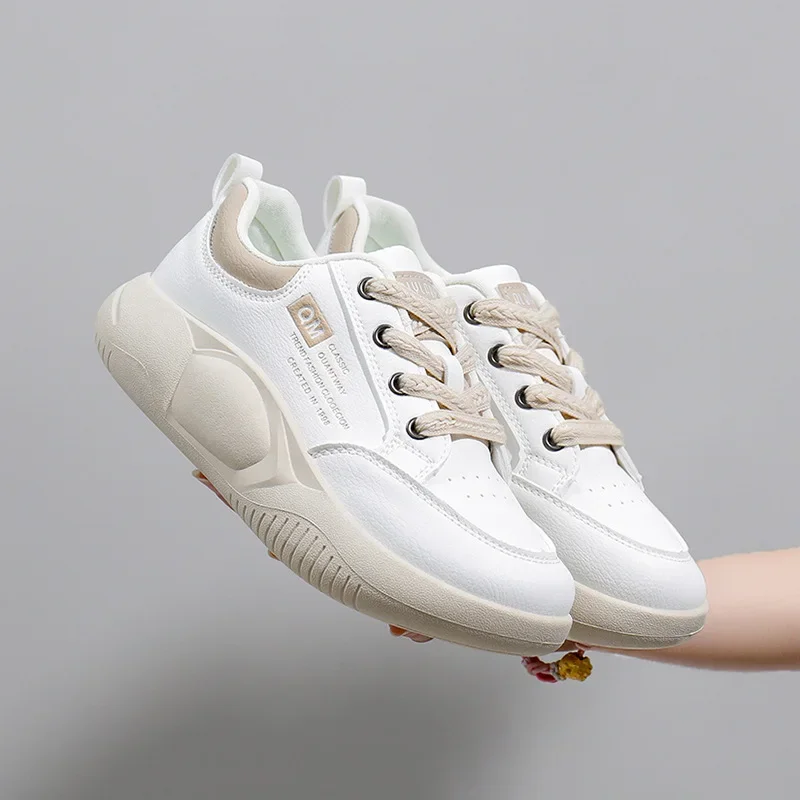 أحذية رياضية كاجوال نسائية جديدة بنعل سميك مصممة بمقدمة مستديرة مريحة للطالبات أحذية مفلكنة للتنس للسيدات