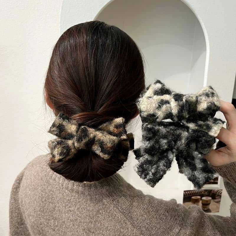 1PC High Ponytail Fixed Clip Hair Accessories Autumn And Winter Leopard Pattern Plush Bow Ball Hair Claw For Women Headwear