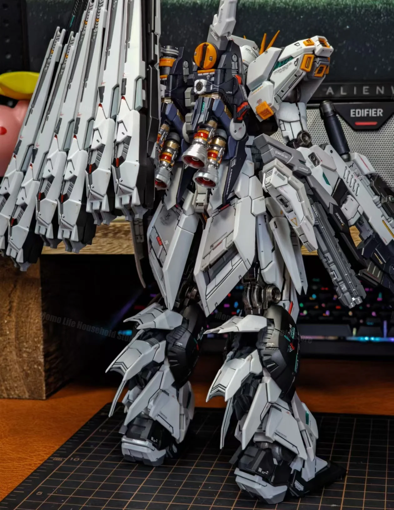 재고 있음 VT V-TIGER MG 1/100 RX-93 V 조립 모델 키트 합금 스켈레톤 키트 애니메이션 액션 피규어 로봇 플라스틱 모델 선물 장난감