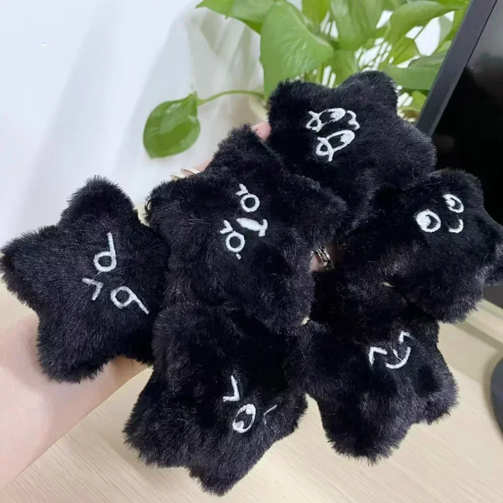 MARK DoYoung HAECHAN TAEYONG llavero negro luminoso Pentagonal colgante de felpa en forma de corazón adecuado para regalos de seguidores