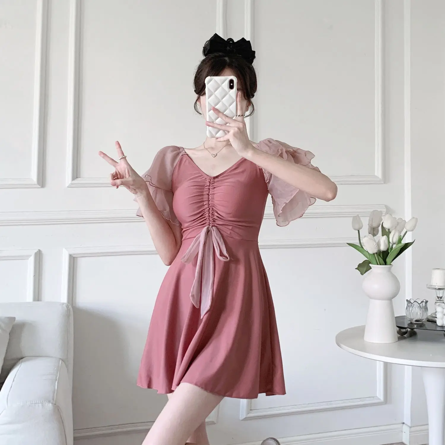 2025 ใหม่อินเทอร์เน็ตคนดังสไตล์ High-end Slimming Belly ชุดว่ายน้ําผู้หญิงแบบอนุรักษ์นิยม One-piece