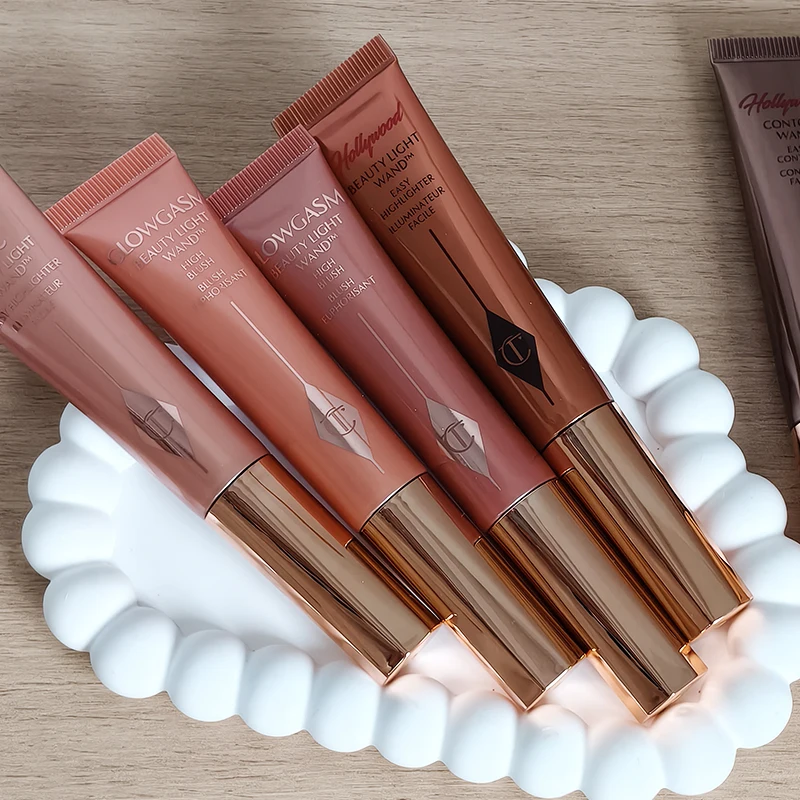 Charlotte Tilbury Liquid Highl – Huda Beauty Makeup Mini Kit recenzja i cena