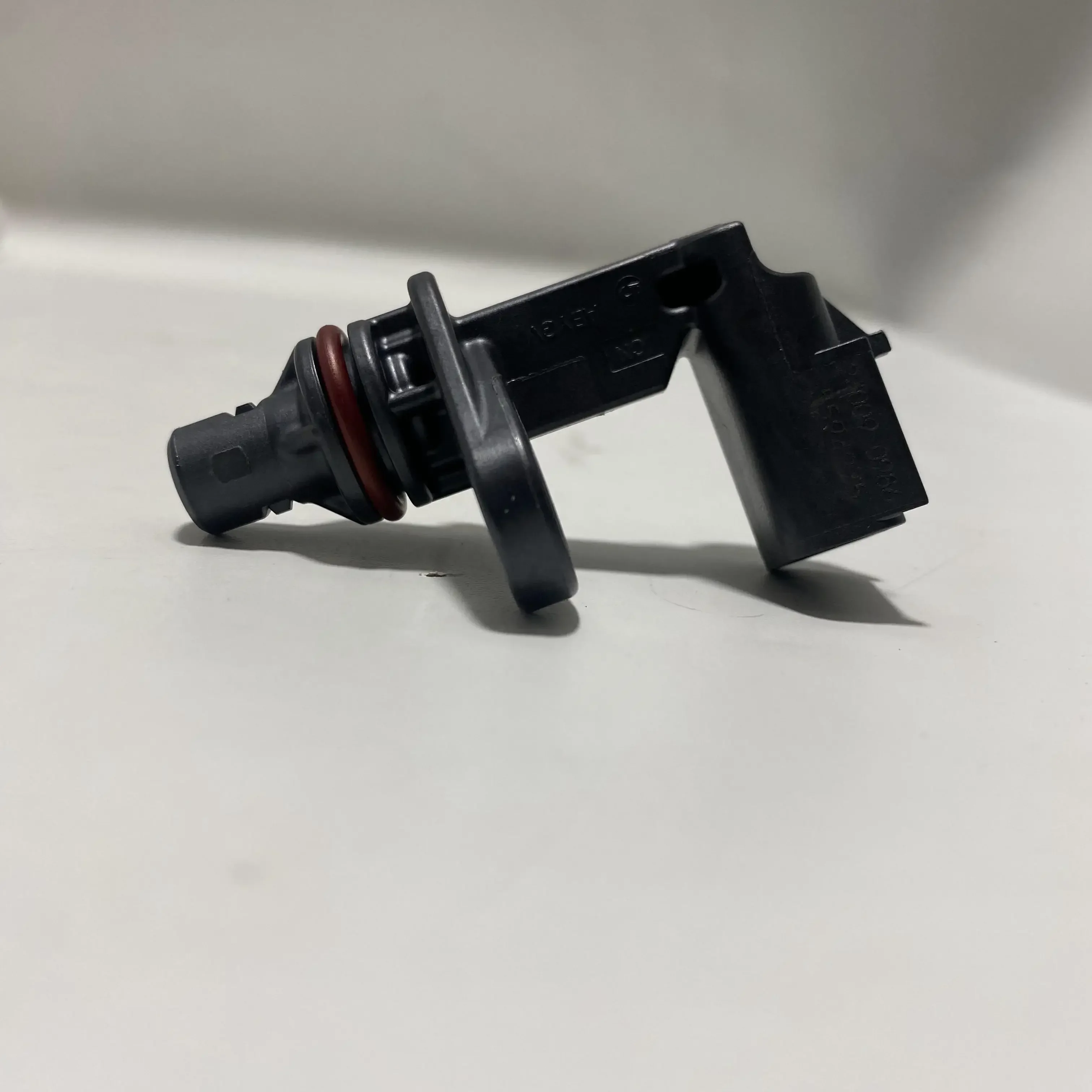 Cunmins Machinery engine QSB4.5 QSB5.9 QSB6.7 QSL9 ISBE ISDE camshaft crankshaft speed position sensor 5594275 for QSF3.8 ISF3.8
