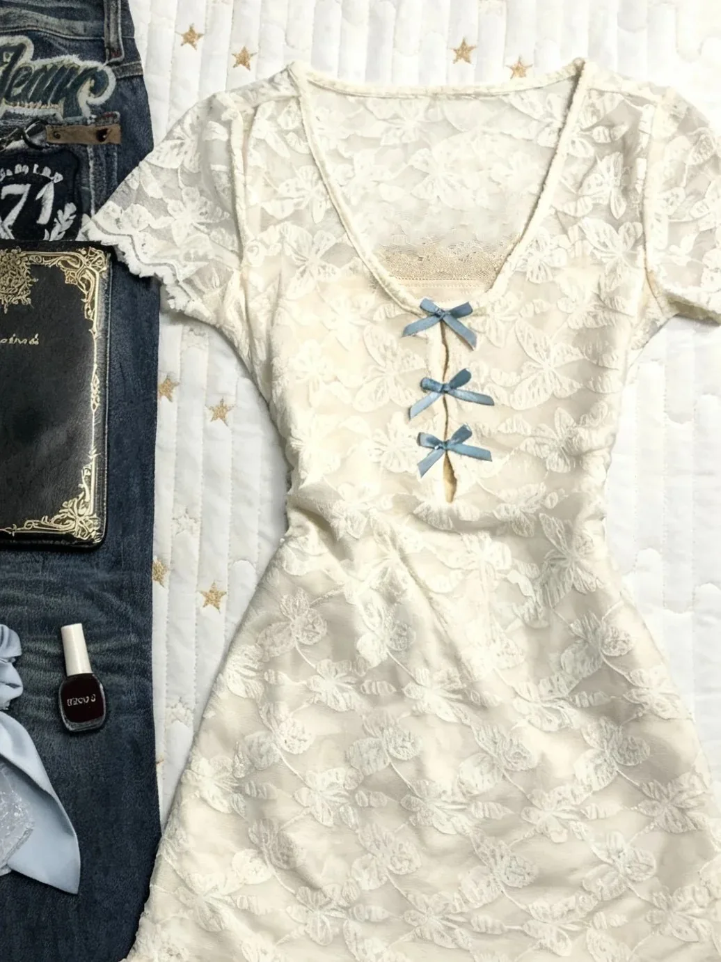 Oryginalna, vintage'owa koronkowa spódnica z kokardą w talii, dekoltem w serek lub okrągłym, damska spódnica bazowa, krój A, codzienna, elegancka.