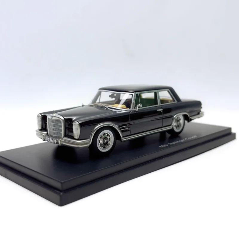 السائبة Schuco 1:43 مقياس 600 بولمان الراتنج نموذج سيارة جمع تذكارية عرض الحلي هدية السيارة