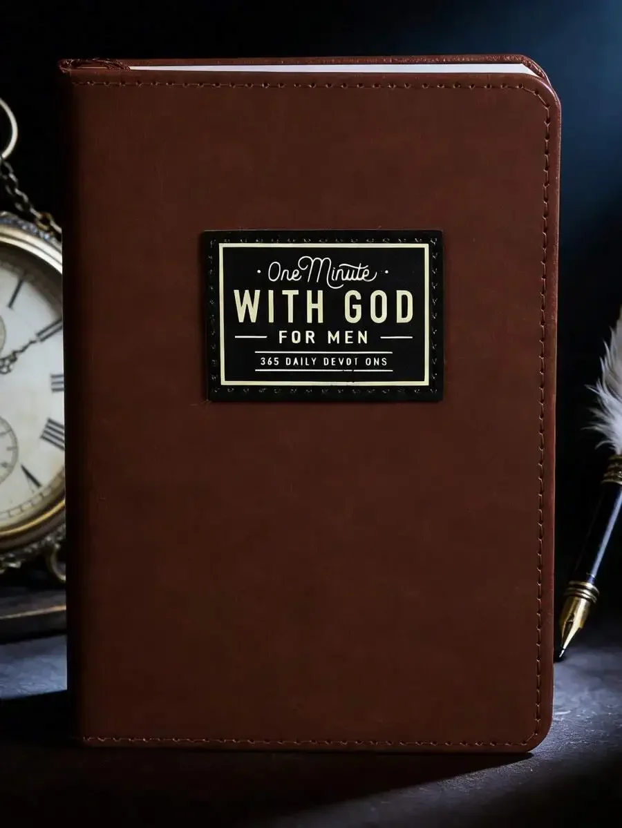 

1 Pc 'One Minute With God For Men' Devotional Book, 365 Entries, Portable Study Plan, Suitable As Birthday Gift For Boyfriend/Fa