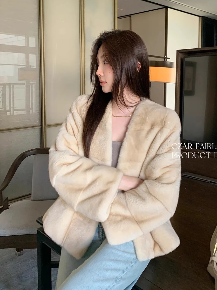 HDHOHR 2025 جديد 100% معطف فرو المنك الحقيقي المرأة موضة الأساسية الطبيعية فرو المنك سترات دافئة قصيرة رويال معطف الشتاء الأزرق