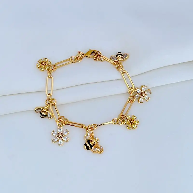 

New Fashionable Countryside Style Sparkling Zircon Inlaid with Cute Bee Flowers, Niche Women's Exquisite Multi Pendant Bracelet