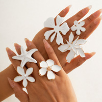 Vintage White Flower Open Rings for Women Exaggerated Metal Geometric Irregular Adjustable Finger Rings Wedding Jewelry Gifts